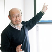 篠田教授の写真