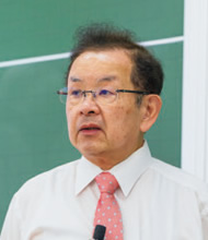 濱教授の顔写真