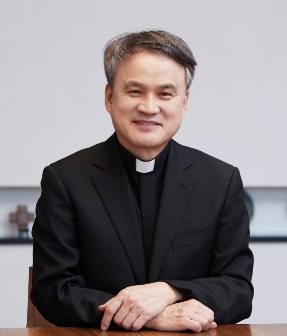 学長／神父 Fr. Luke Jongchul Won