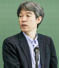 佐藤教授の顔写真