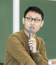 嶋内准教授の顔写真