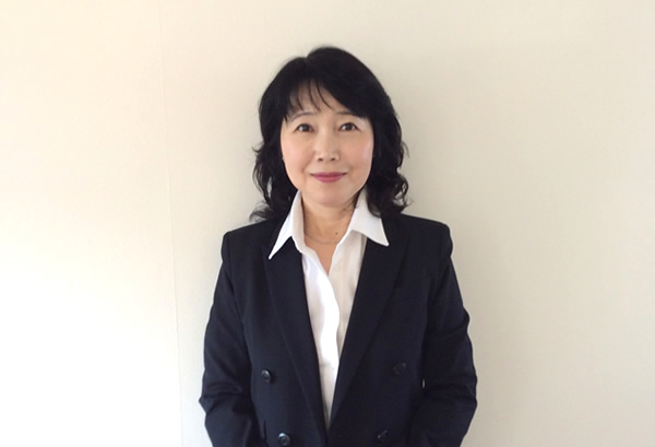英文学科長　長谷川 典子