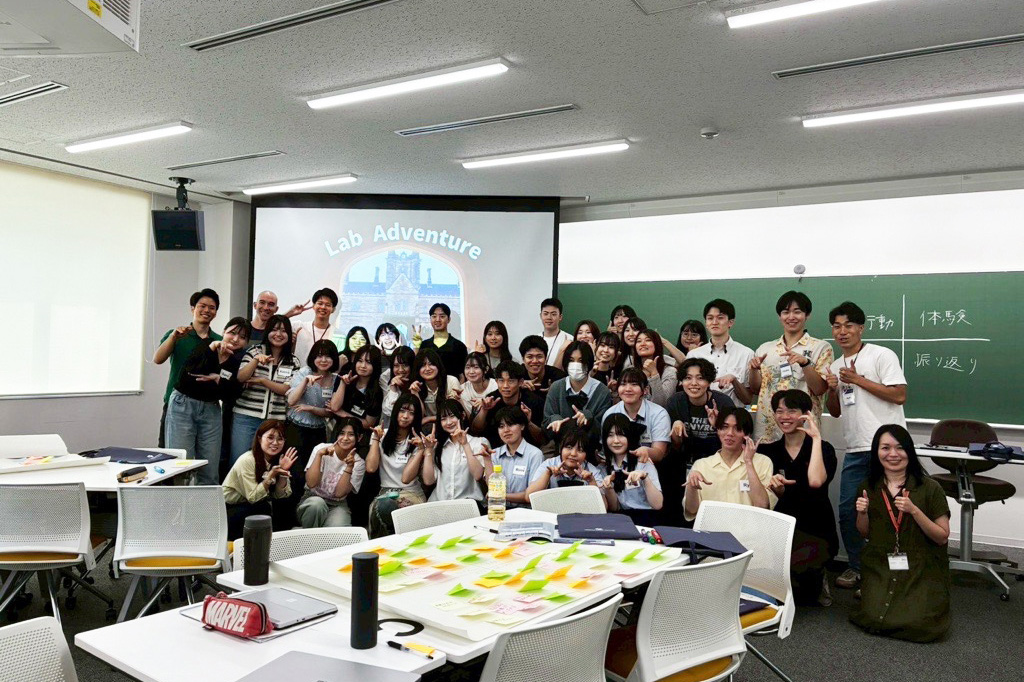 高校生がゼミ訪問！「留学経験」を素材に探究の時間