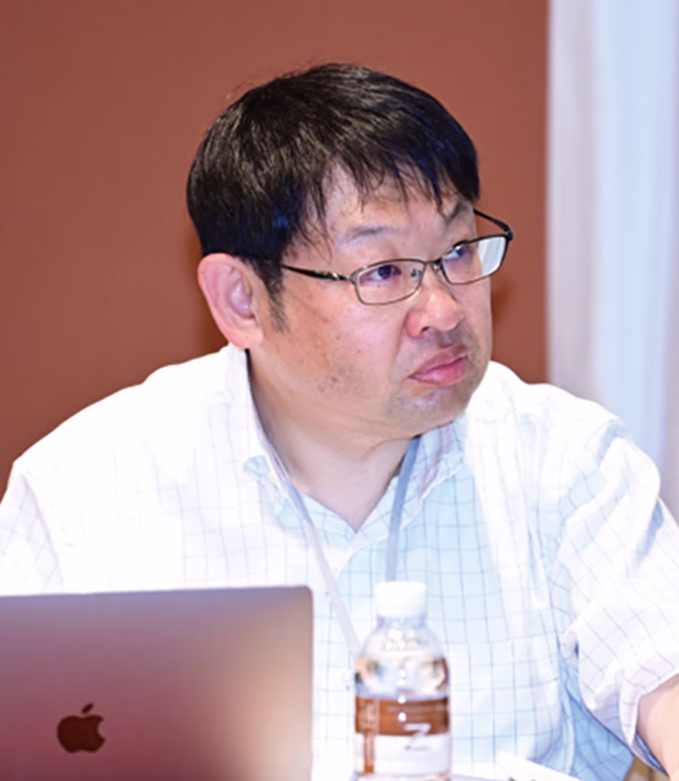 経営情報学科長 佐藤友暁