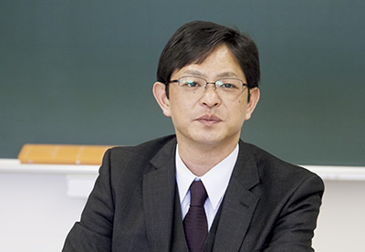 佐橋教授の顔写真