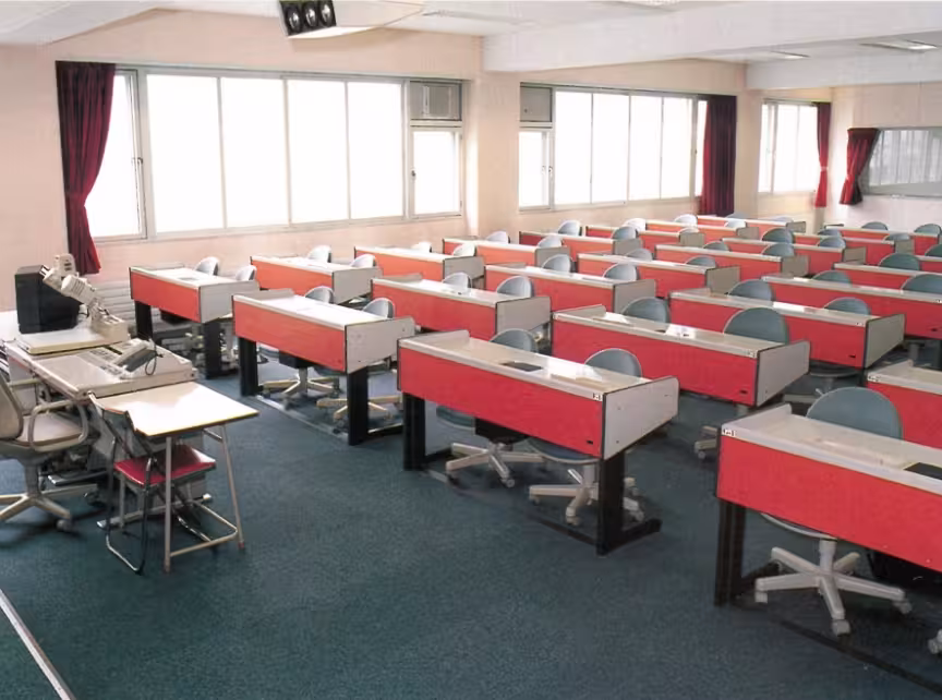 1989年 新C館のLL教室